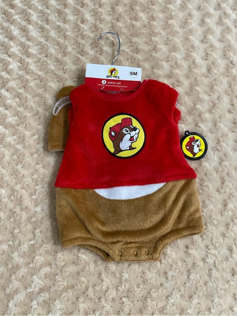 New Buc-ee's 3-piece 6M beaver onesie, fuzzy rompers,with hat,socks